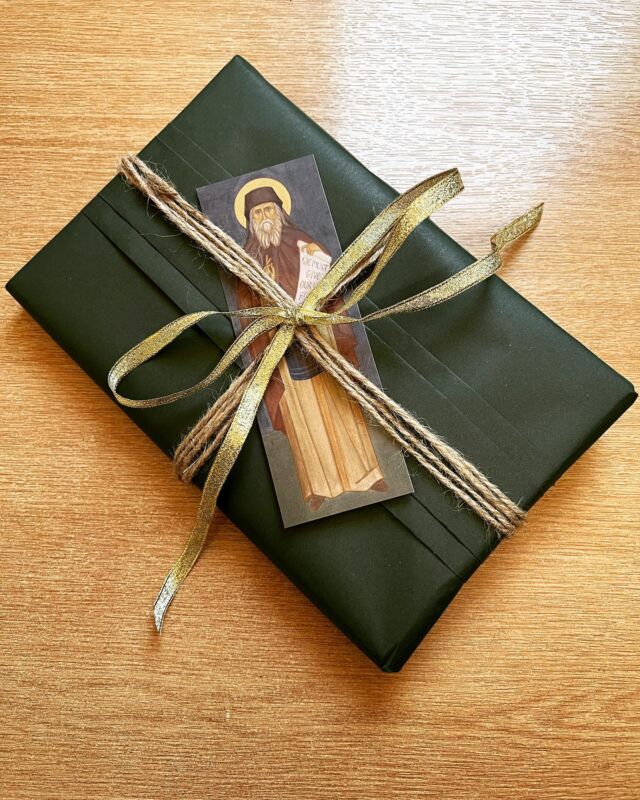 Gift wrapping orders is a happy experience 🙂 A precious book must be accompanied by a special wrapping.